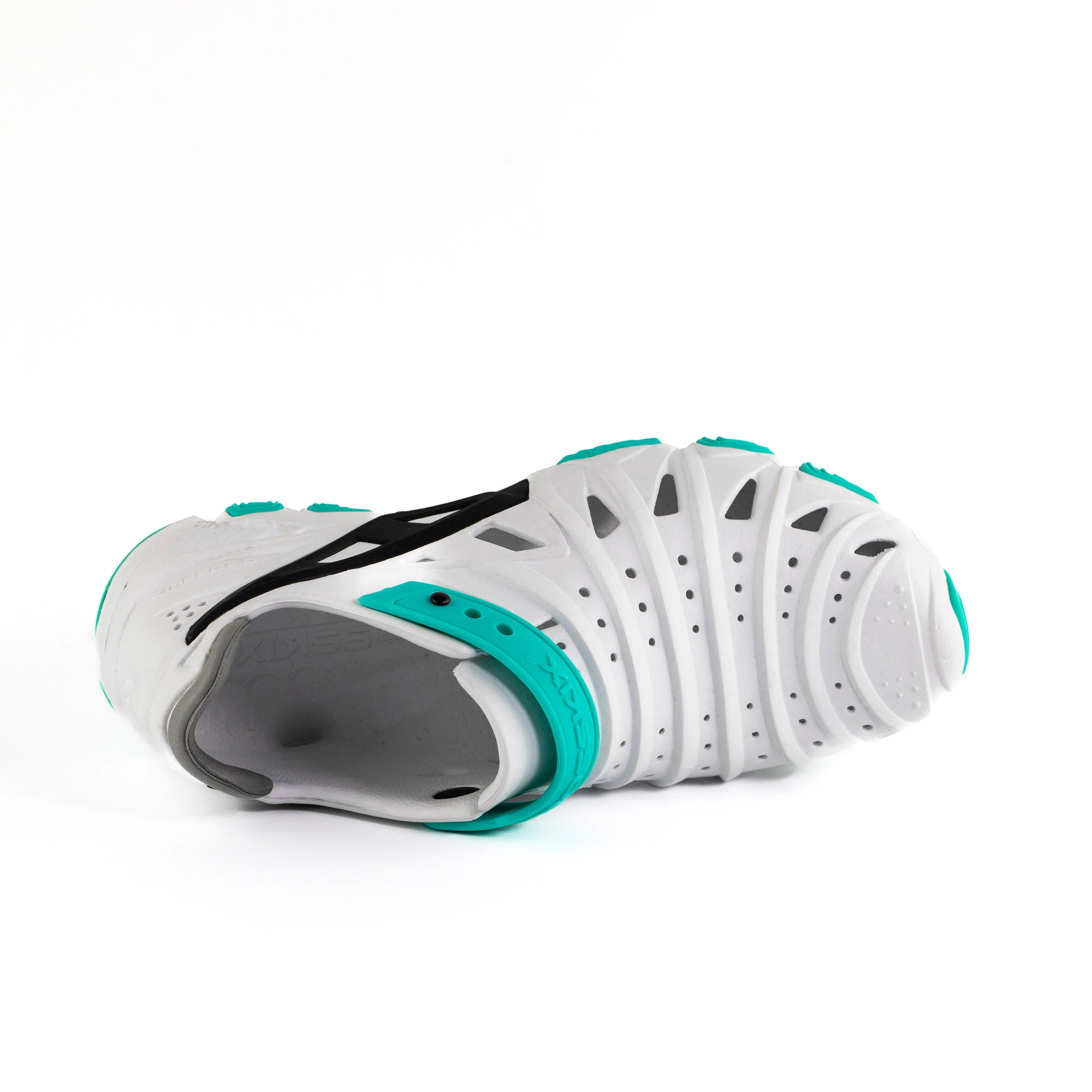 2.0 Closed Toe Water Shoes for Men by CROSSKIX